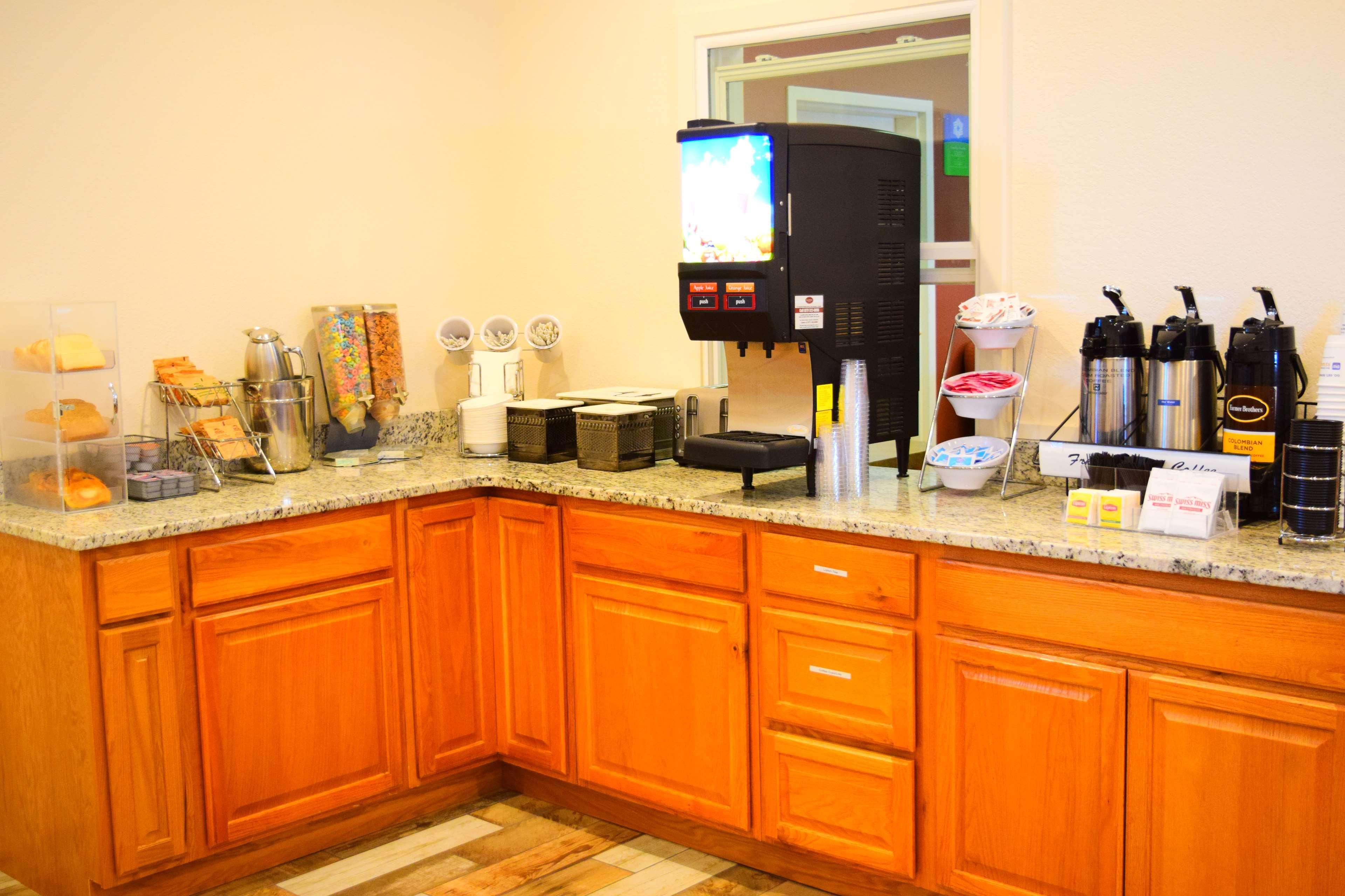 Best Western La Posada Motel Fillmore Bagian luar foto